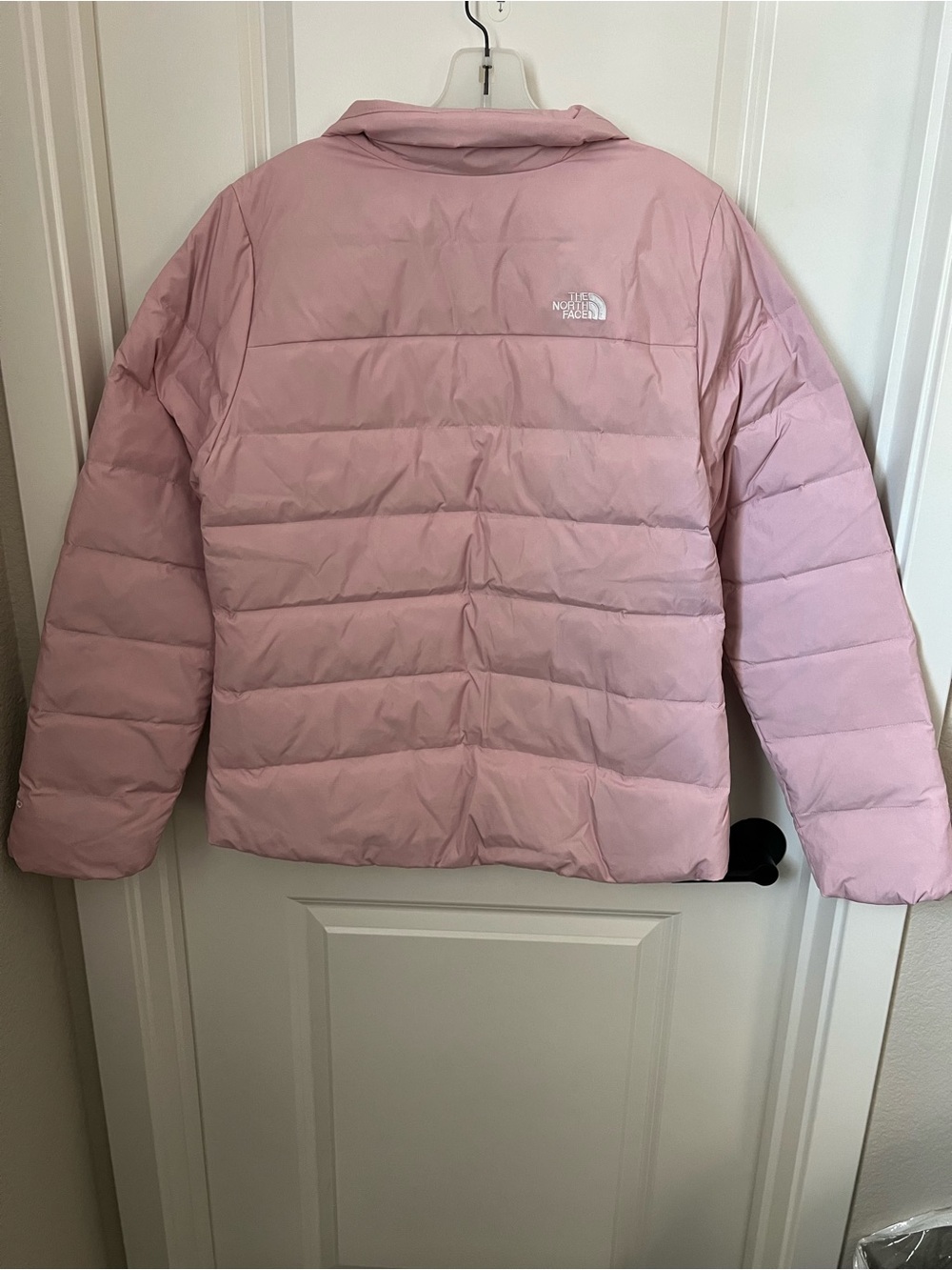 The North Face Women’s Pastel Pink Quilted Puffer Jacket - Picture 2 of 7
